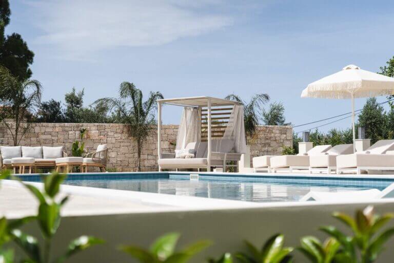 MamafredasLuxuryResidence PoolArea 15